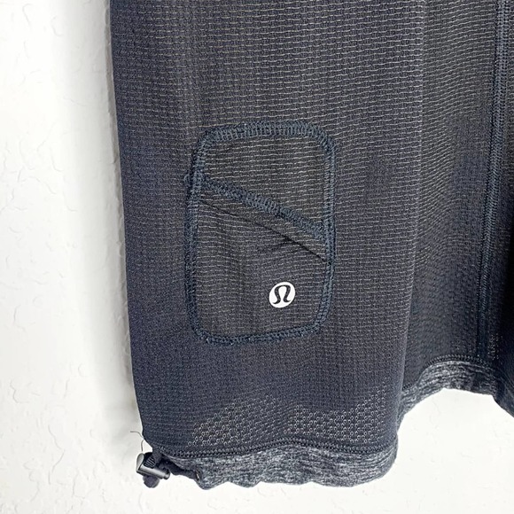 Lululemon Willpower Ruched Drawstring Short Sleeve Tech Tee in Black - Picture 5 of 7
